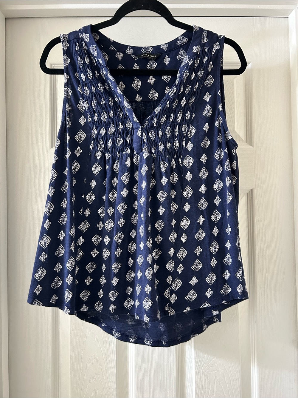 Lucky Brand Navy Sleeveless Smocked Yoke Print Tank